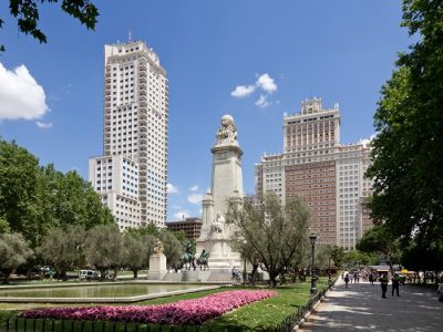 38. Plaza España